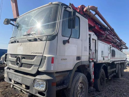 Benutzter Meter Betonpumpe Putzmeister 56-5 mit BENZ Chassis 8×4